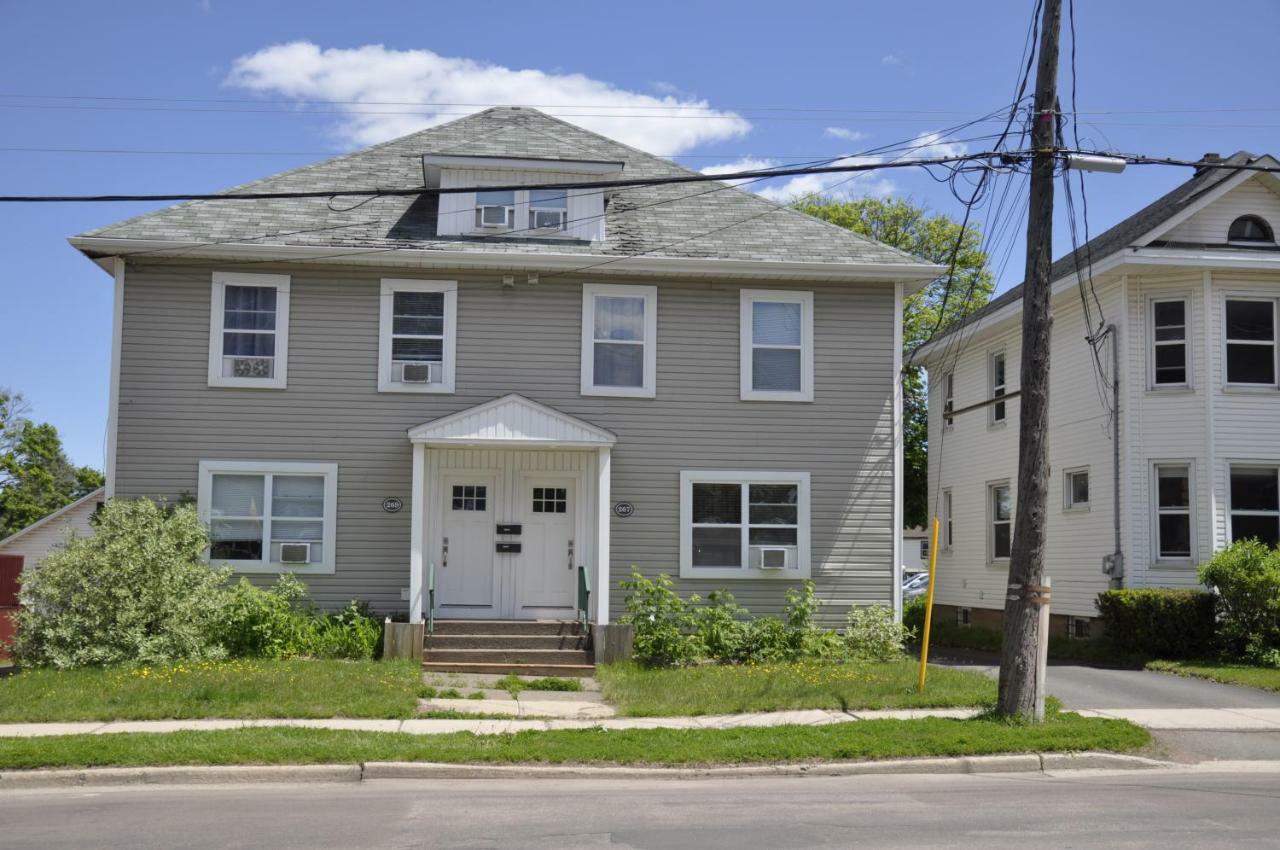 Moncton Suites - Apartments Across Georges Dumont Exterior foto