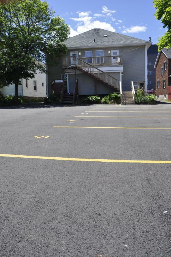 Moncton Suites - Apartments Across Georges Dumont Exterior foto